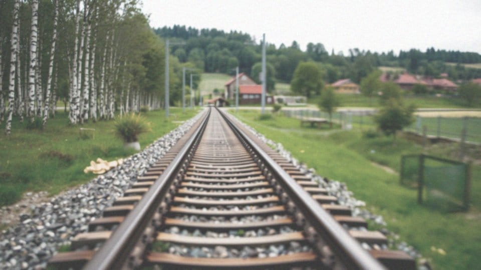 Gdzie na Mazury pociągiem – najlepsze trasy i wskazówki podróżnicze