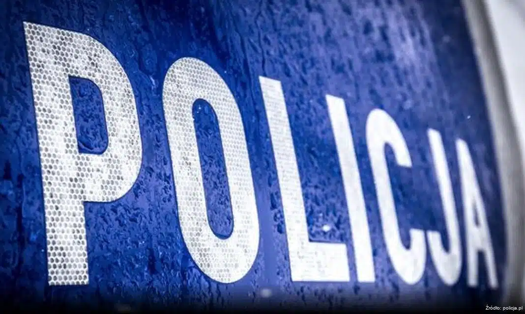 Akcja edukacyjna policji i uczniów w Wałczu promuje bezpieczeństwo na drogach